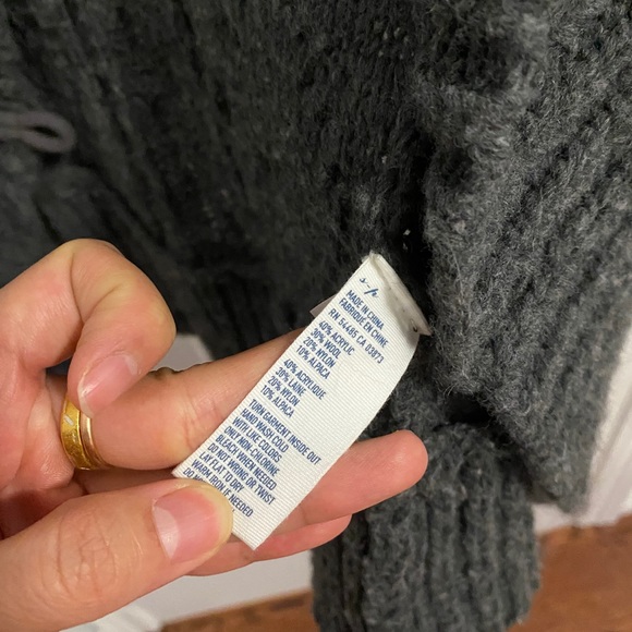 American Eagle Cardigan - Picture 4 of 5